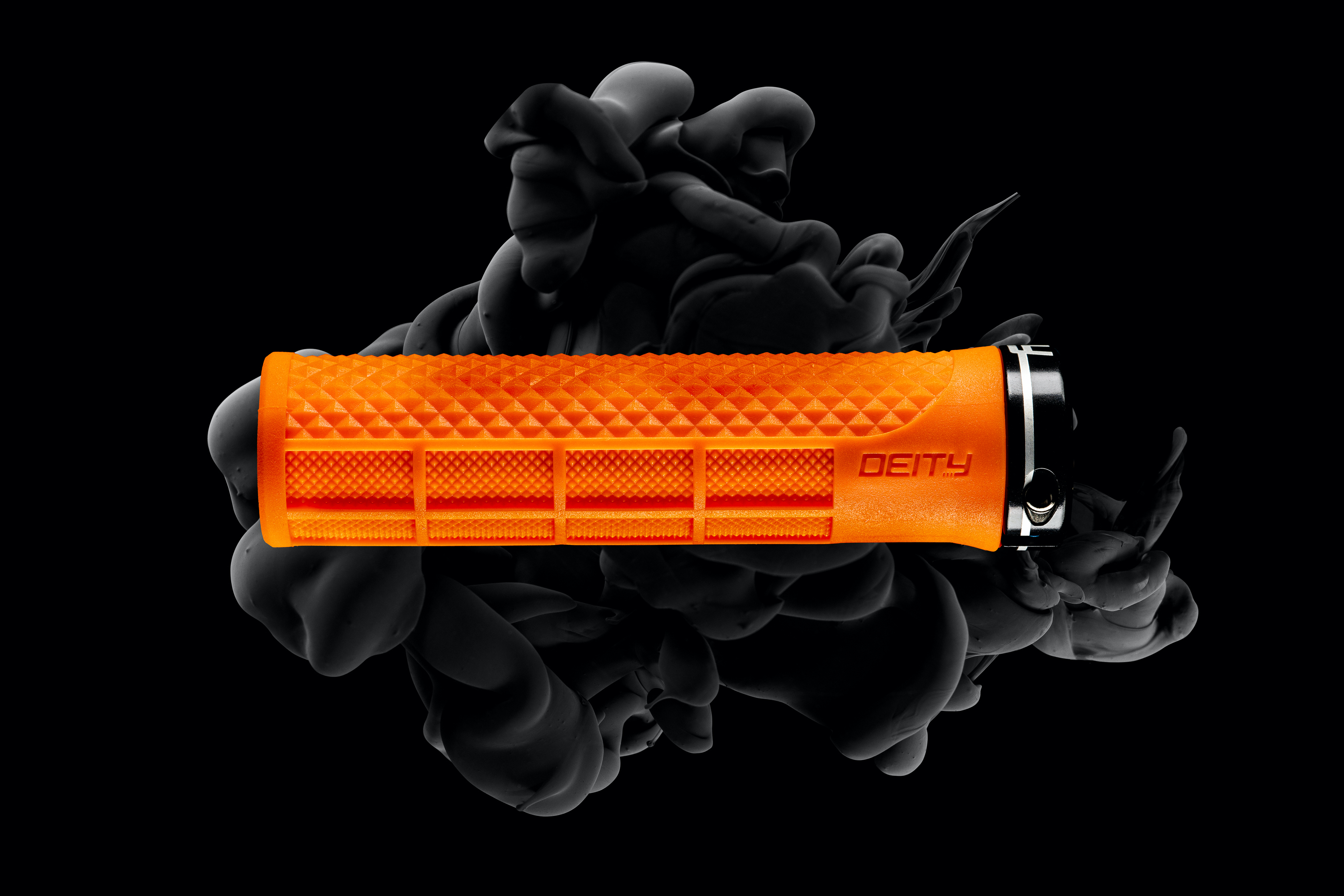 DEITY_Lockjaw_Grip_03_Orange-1 (kopie)